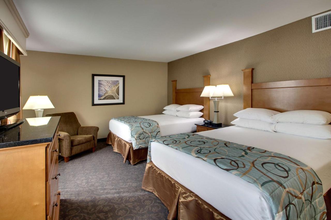 Drury Plaza Hotel Broadview Wichita