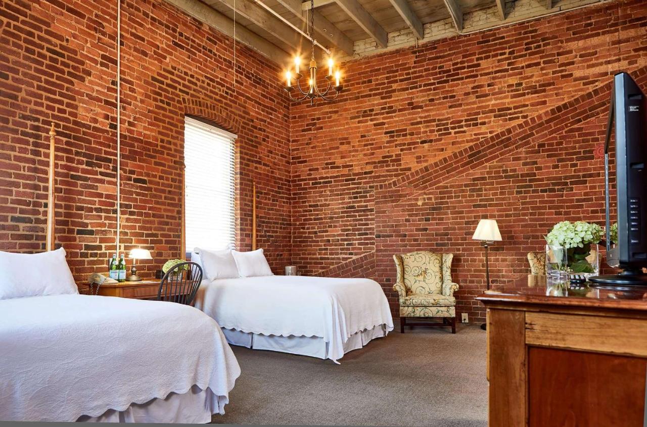 Historic Brookstown Inn